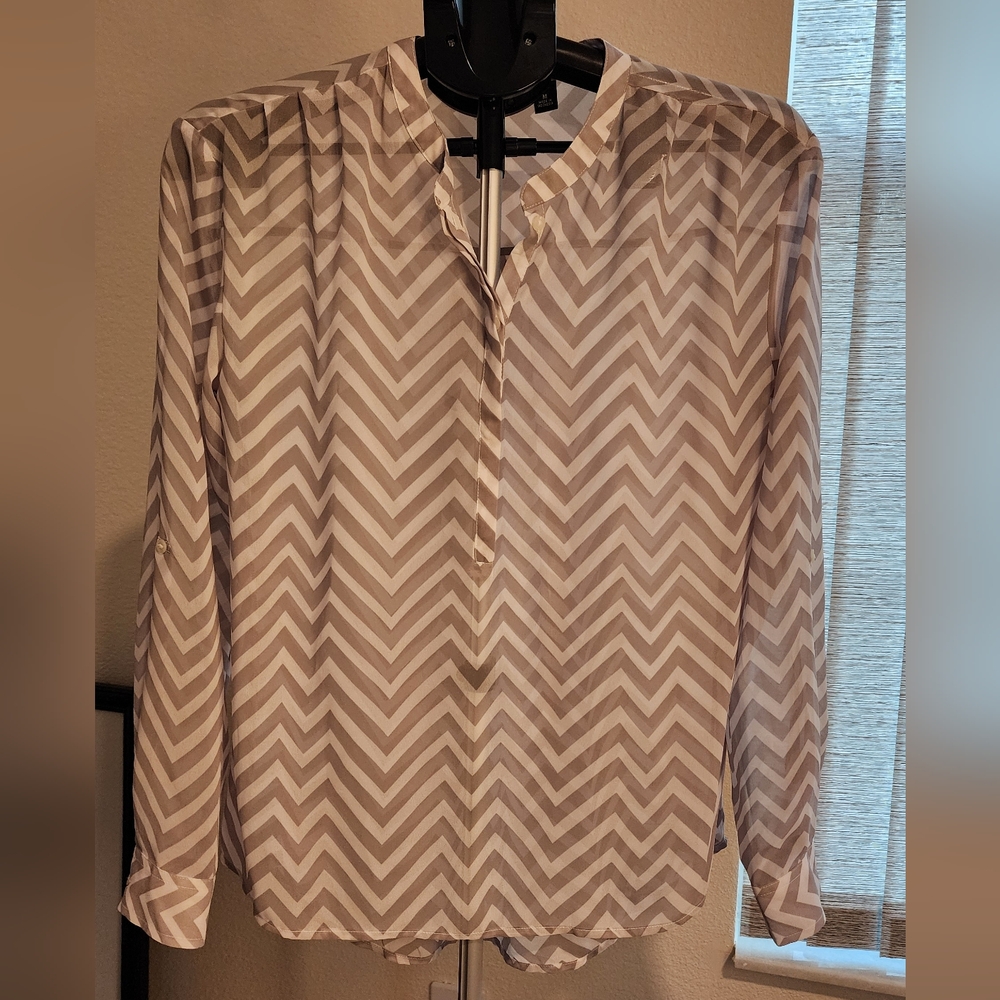 a.n.a Grey Chevron Pattern Blouse
